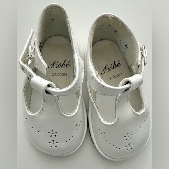 Toddler/Enfant Bebe Classic White Shoes - Size 2 (11cm) - Picture 3 of 7